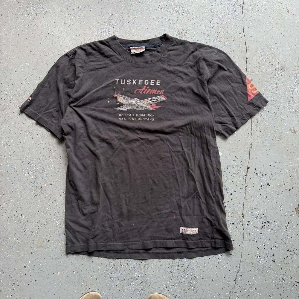 Red Canoe Tuskegee Airmen Red Tail NAA P-51 Mustang T-Shirt XL